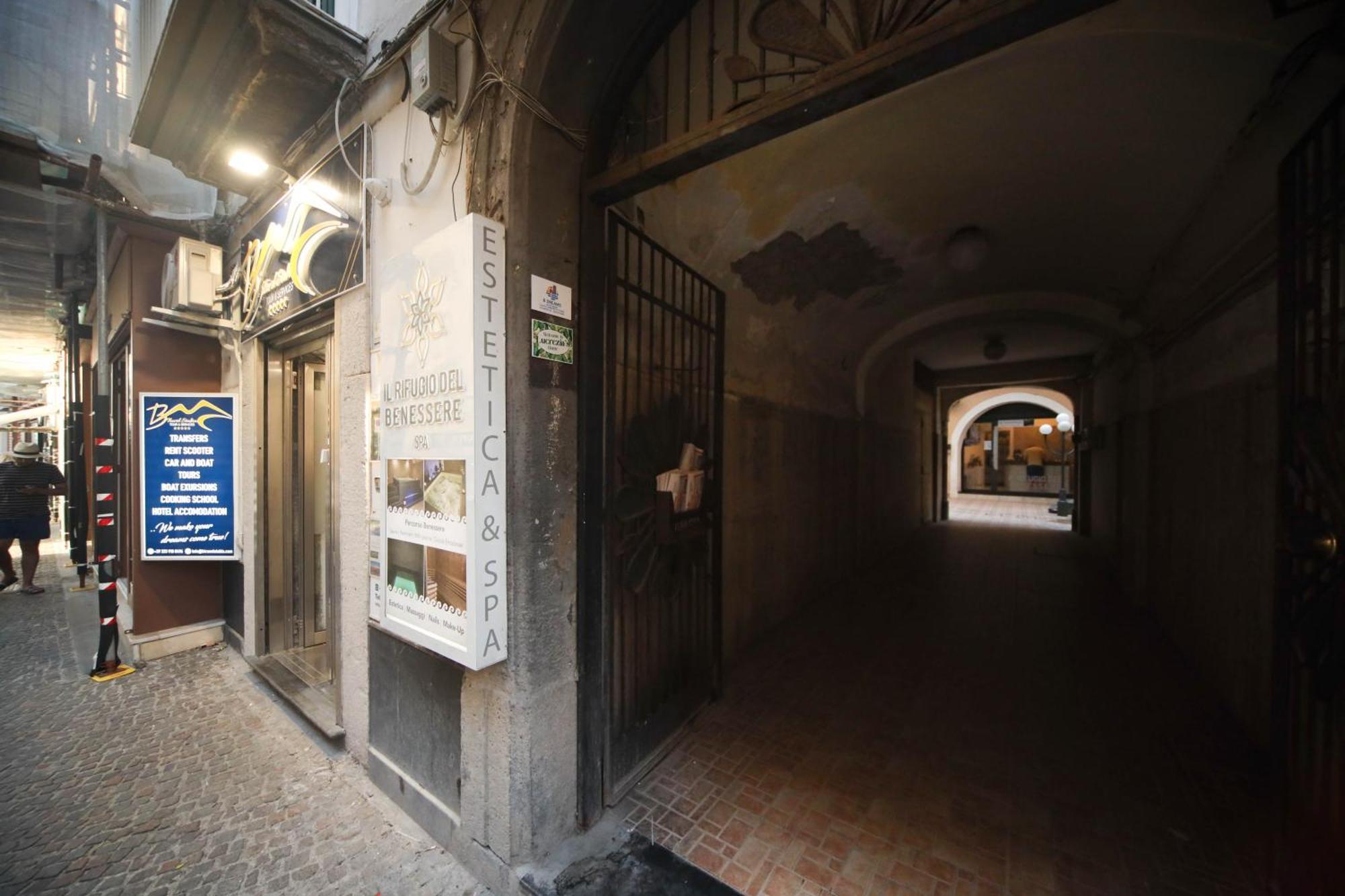 Lucrezia'S Home カステッランマーレ・ディ・スタービア エクステリア 写真